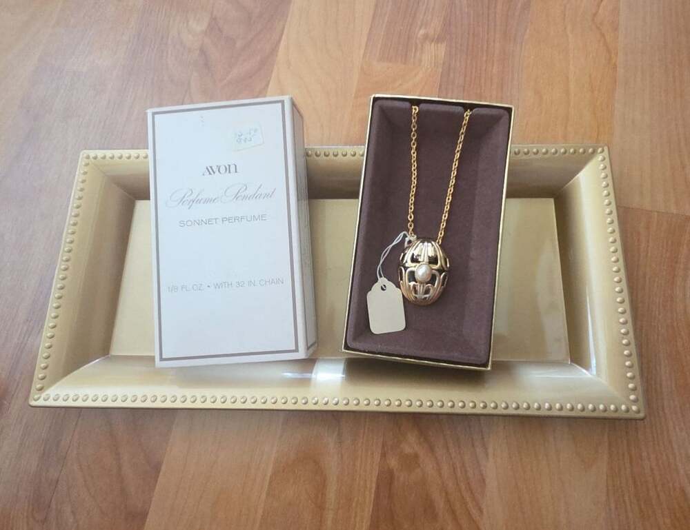 Avon Sonnet Perfume Pendant Necklace Gold Tone 1/8 Fl Oz